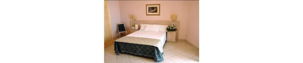 Hotel Wave 4*