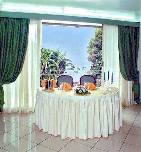 Hotel Wave Acireale