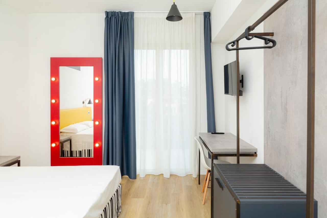 Wave Hotel