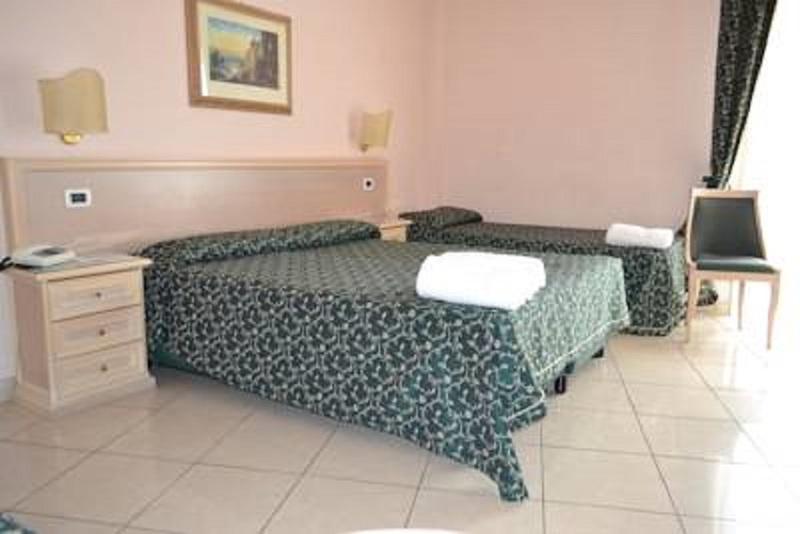 Hotel Wave Acireale